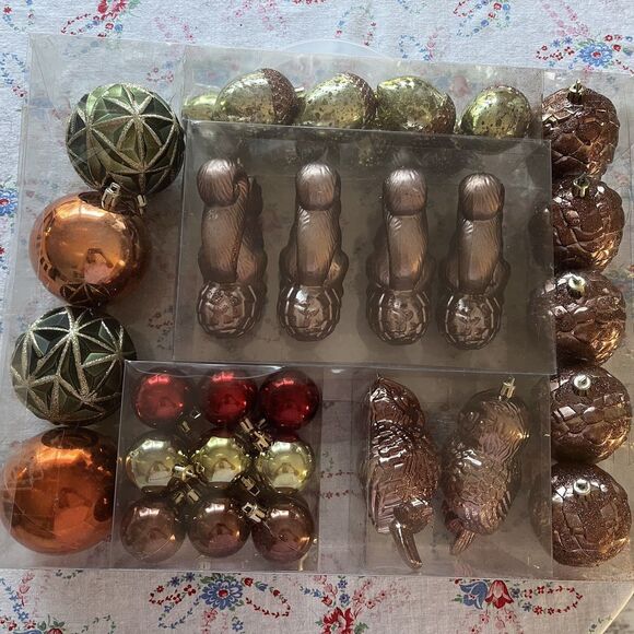 Lot of 41 Fall Ornaments Squirrel Owl Pinecones Acorns Balls Impact Resistant - Picture 2 of 8